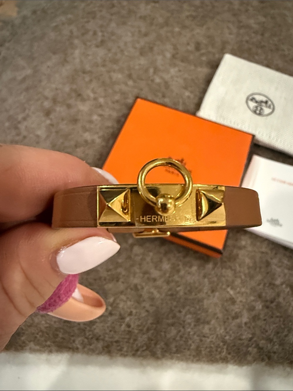 Hermes Rivale Mini Leather Bracelet with Gold Hardware - Picture 7 of 7